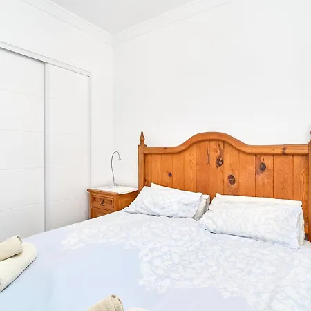 Wonderful Penthouse דירה נרחה